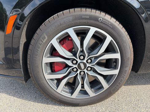 Used 2024 Cadillac XT6 Sport w/ Technology Package AWD/4WD image 7
