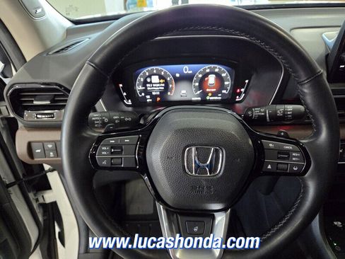 Used 2025 Honda Pilot Elite image 11