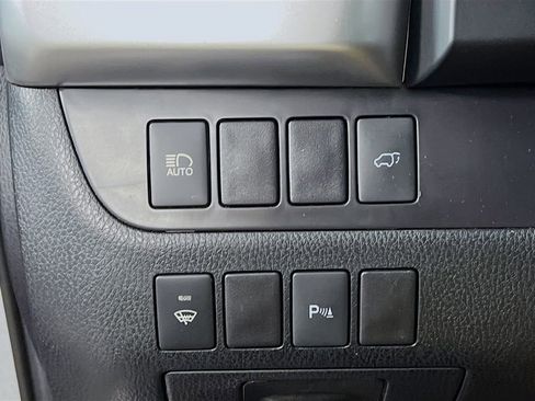 Used 2019 Toyota Highlander Limited image 9