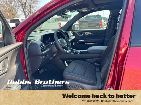 New 2026 Chevrolet Traverse LT w/ Sun and Wheel Package FWD image 9