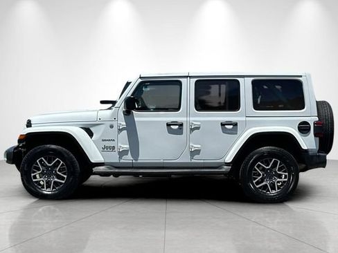 Used 2024 Jeep Wrangler Unlimited Sahara AWD/4WD image 7