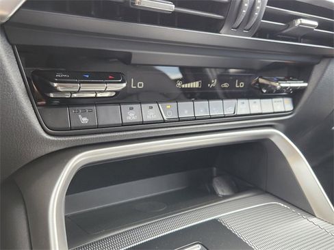 New 2025 MAZDA CX-70 Plug-In Hybrid w/ Premium Pkg image 13