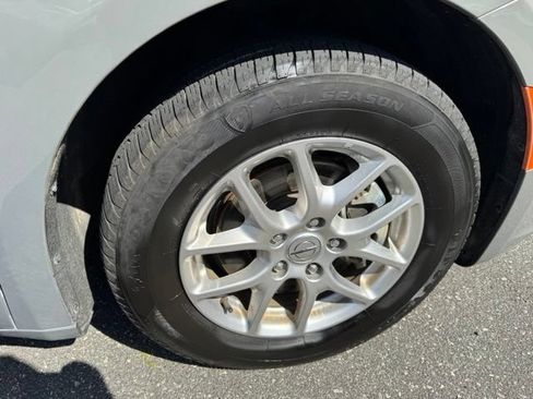 Used 2025 Chrysler Pacifica Select FWD image 12