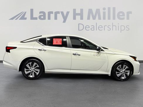 Certified 2025 Nissan Altima 2.5 S image 6