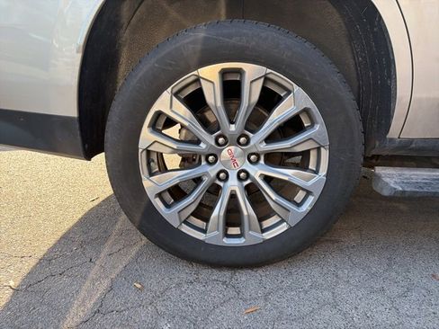 Used 2021 GMC Yukon Denali w/ Denali Premium Package image 44