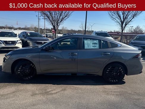 New 2026 Nissan Sentra SR w/ SR Premium Package FWD image 4