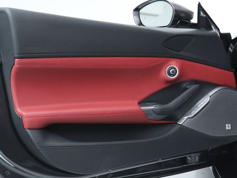 Certified 2023 Ferrari Portofino M image 27