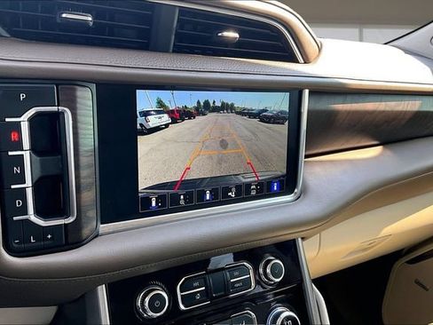 Used 2022 GMC Yukon Denali w/ Denali Premium Package RWD image 21
