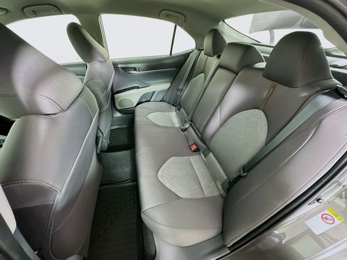 Used 2018 Toyota Camry LE w/ Convenience Package image 26