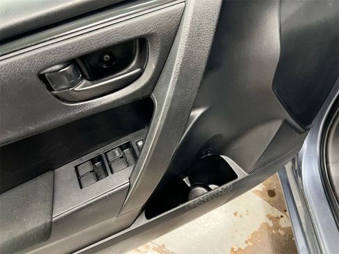 Used 2017 Toyota Corolla L image 20