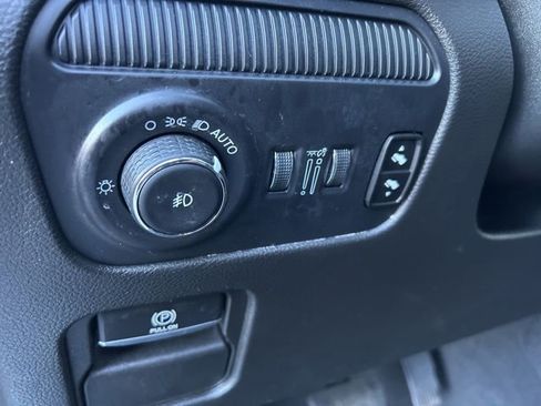 Used 2024 Jeep Wagoneer L Series II w/ Flexible Seating Group image 15