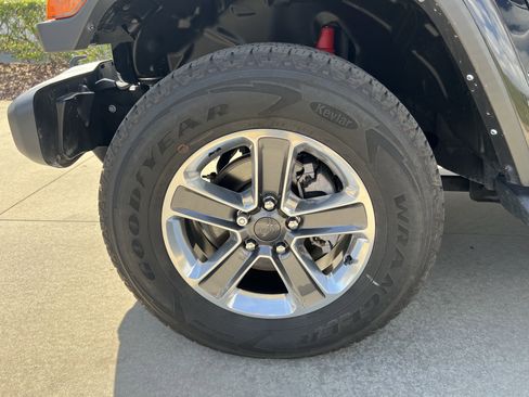 Used 2021 Jeep Wrangler Unlimited Sahara w/ LED Lighting Group image 13