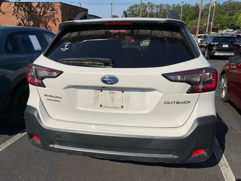 Used 2024 Subaru Outback Premium AWD/4WD image 4