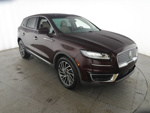 Used 2019 Lincoln Nautilus Reserve image 3
