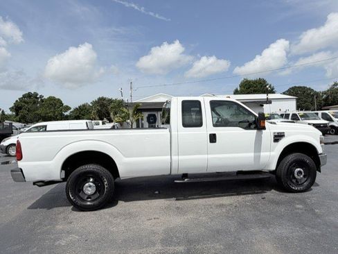 Used 2010 Ford F250 XL AWD/4WD image 5