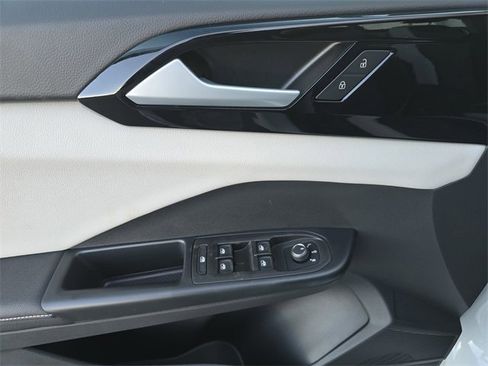 New 2026 Volkswagen Taos S image 11