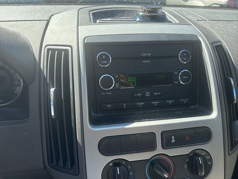 Used 2010 Ford Edge SE image 3