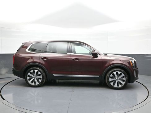 Certified 2022 Kia Telluride EX w/ EX Premium Package FWD image 5