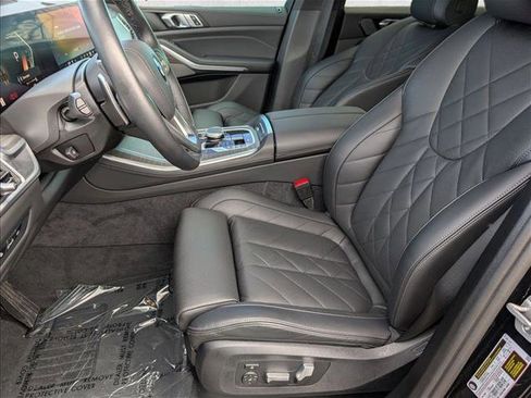 Used 2025 BMW X5 sDrive40i w/ Premium Package image 17