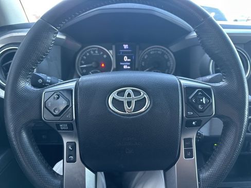 Used 2021 Toyota Tacoma SR5 image 12