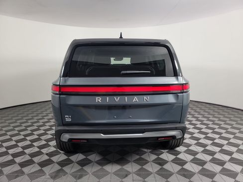 Used 2024 Rivian R1S Adventure AWD/4WD image 4