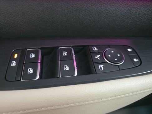 Used 2025 Nissan Armada Platinum w/ Convenience Package RWD image 26