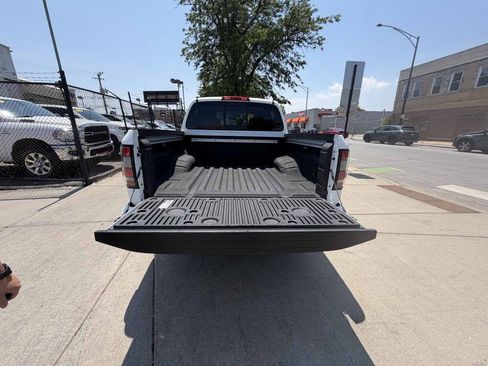 Used 2022 Nissan Frontier SV AWD/4WD image 10