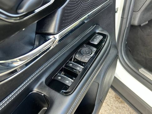 Used 2023 Lincoln Corsair FWD image 27