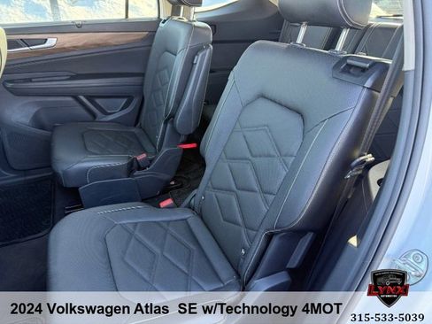Used 2024 Volkswagen Atlas SE image 35