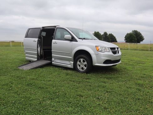Used 2011 Dodge Grand Caravan Mainstreet w/ PWR Convenience Group FWD image 18