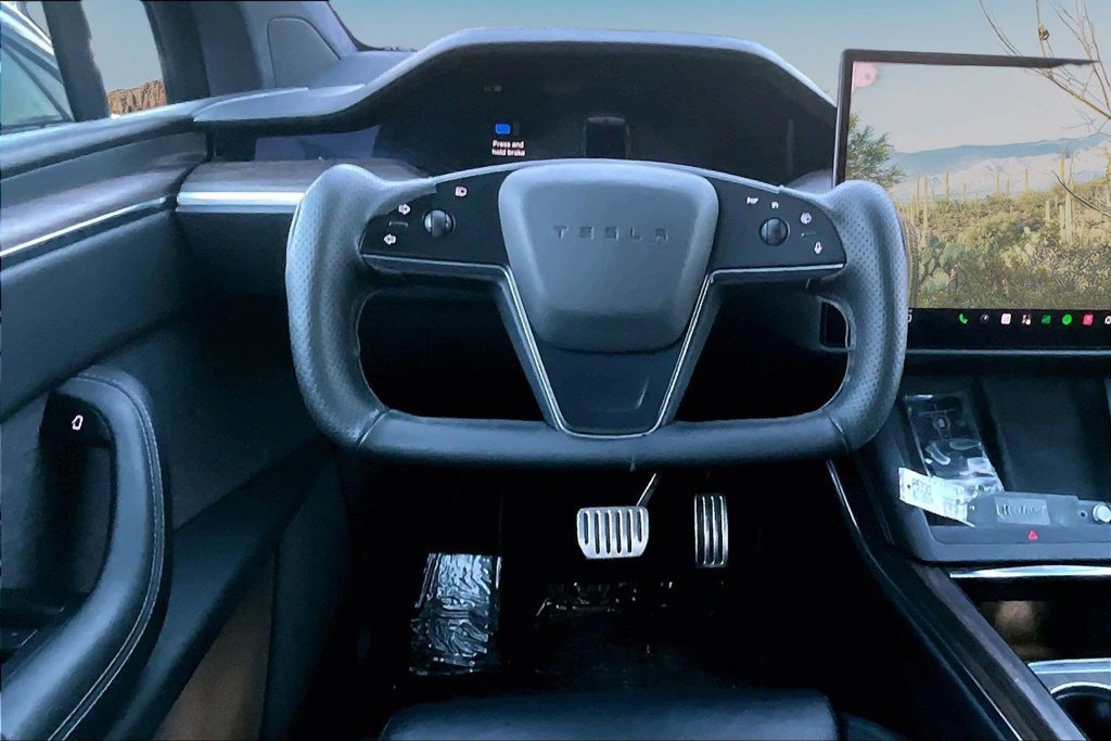 Used 2023 Tesla Model X AWD/4WD image 5