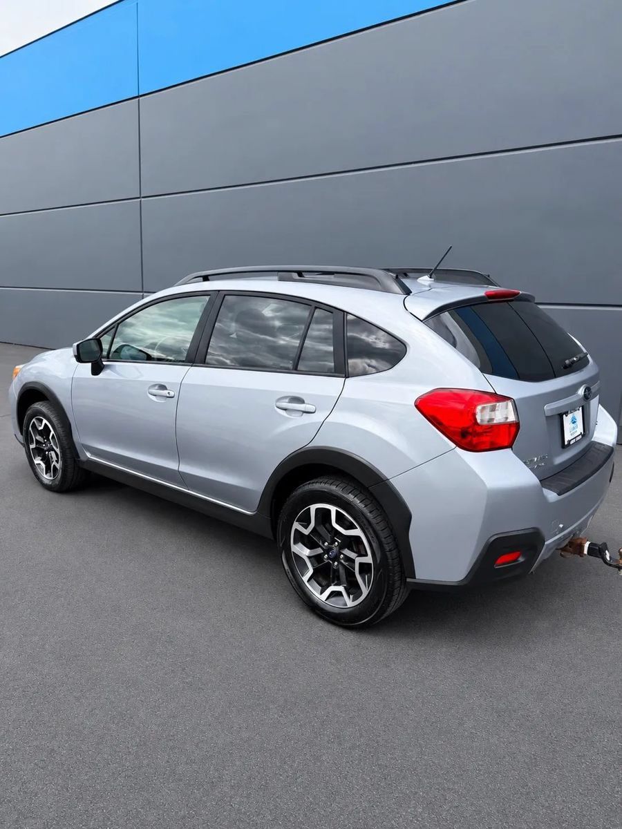 Used 2016 Subaru Crosstrek 2.0i Premium w/ Moonroof Package AWD/4WD image 7