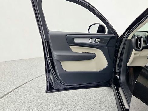 New 2026 Volvo XC40 B5 Ultra w/ Climate Package image 23