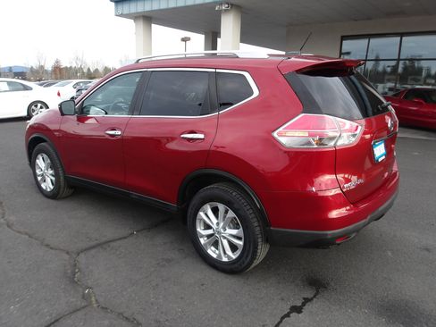 Used 2016 Nissan Rogue SV w/ SV Premium Package image 3
