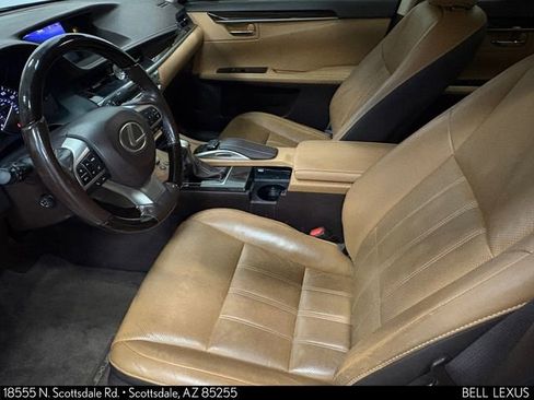 Used 2017 Lexus ES 300h FWD image 14