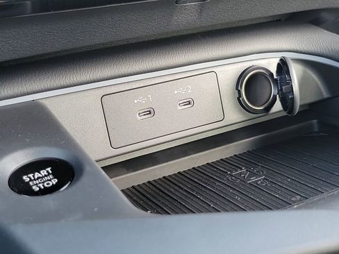 New 2026 Nissan Sentra SR w/ Floor Mat Package FWD image 9