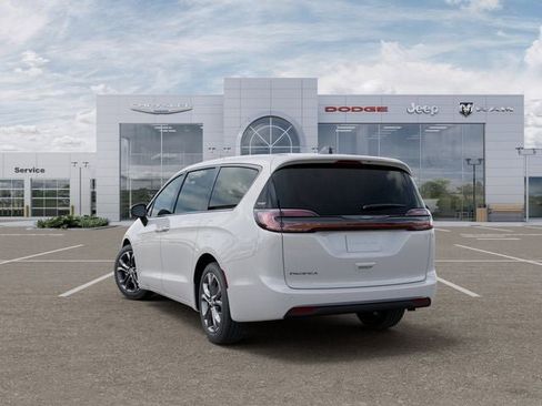 New 2026 Chrysler Pacifica Select FWD image 3