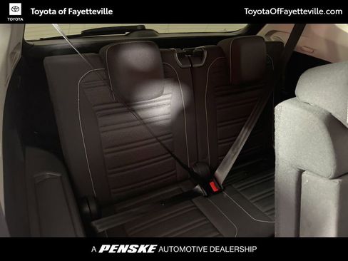 Used 2022 Volkswagen Tiguan S image 19