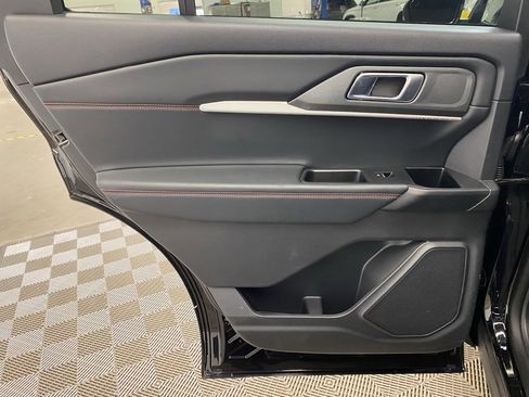 Used 2025 Ford Explorer ST-Line w/ ST-Line Street Pack image 22