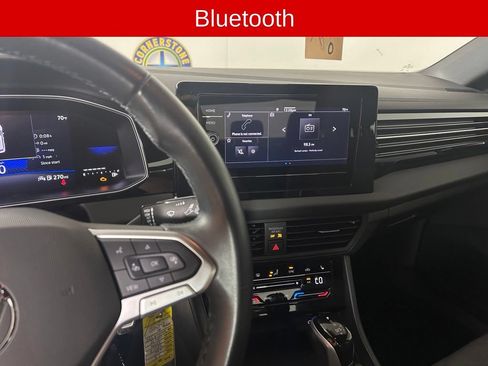 Used 2025 Volkswagen Jetta Sport FWD image 3