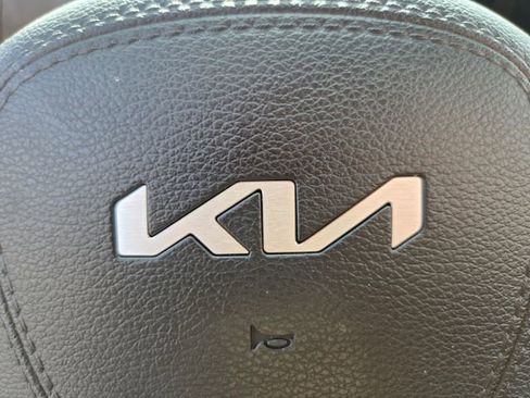 Used 2025 Kia Telluride S image 29