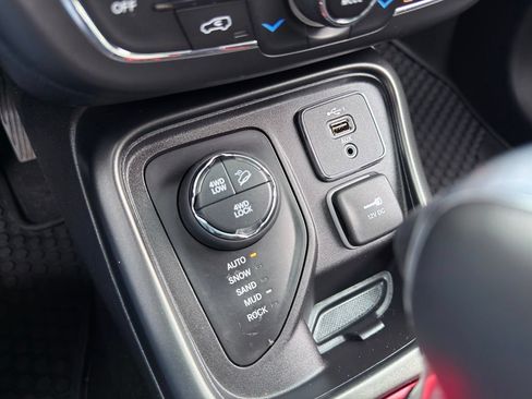Used 2021 Jeep Compass Trailhawk AWD/4WD image 42
