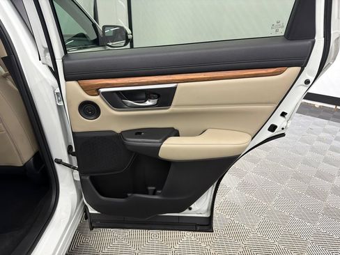 Used 2019 Honda CR-V Touring image 18