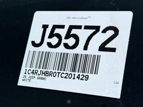 New 2026 Jeep Grand Cherokee Limited w/ Limited Altitude Package AWD/4WD image 32