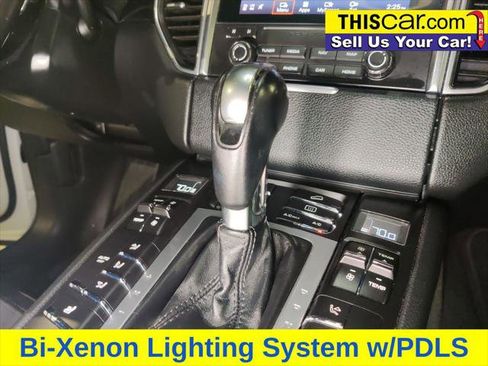 Used 2018 Porsche Macan AWD/4WD image 18