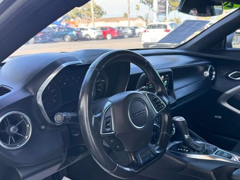 Used 2017 Chevrolet Camaro LT w/ Technology Package RWD image 7