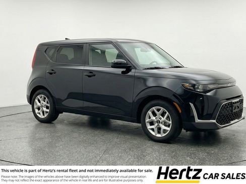 Used 2025 Kia Soul LX w/ LX Technology Package FWD image 1