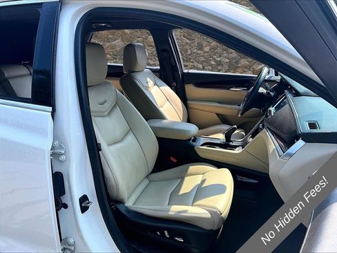 Used 2017 Cadillac XT5 Luxury w/ Driver Awareness Package FWD image 7