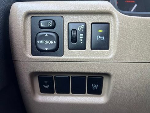 Used 2012 Toyota 4Runner SR5 AWD/4WD image 16