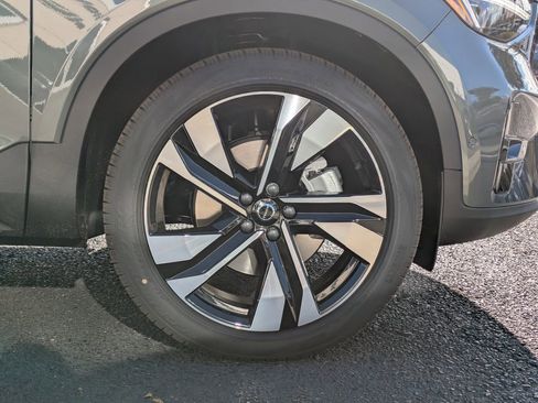 New 2026 Volvo XC40 B5 Ultra w/ Protection Package Premier image 11